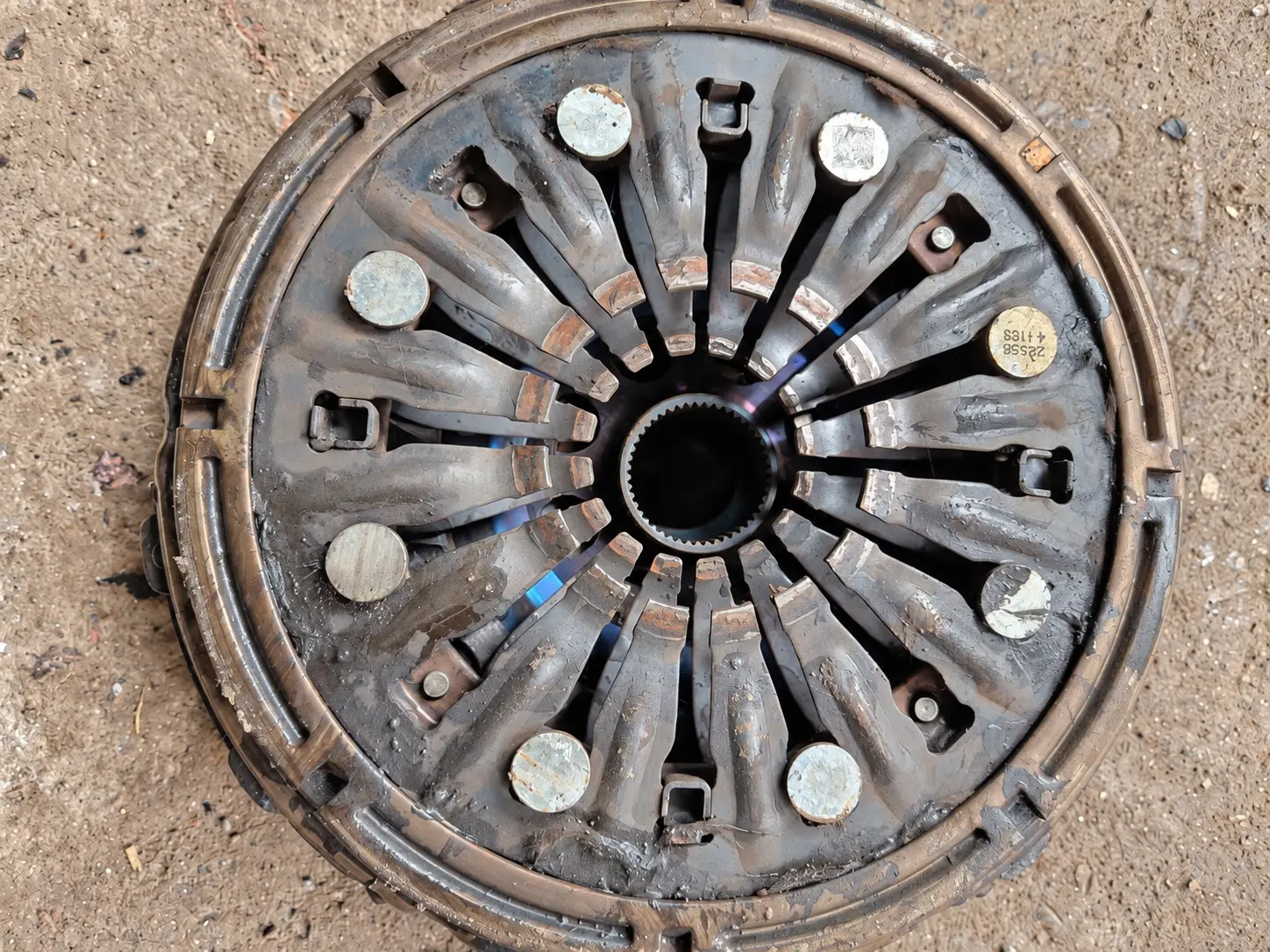 Clutch detail, up close — photo from the Felege Garage workshop