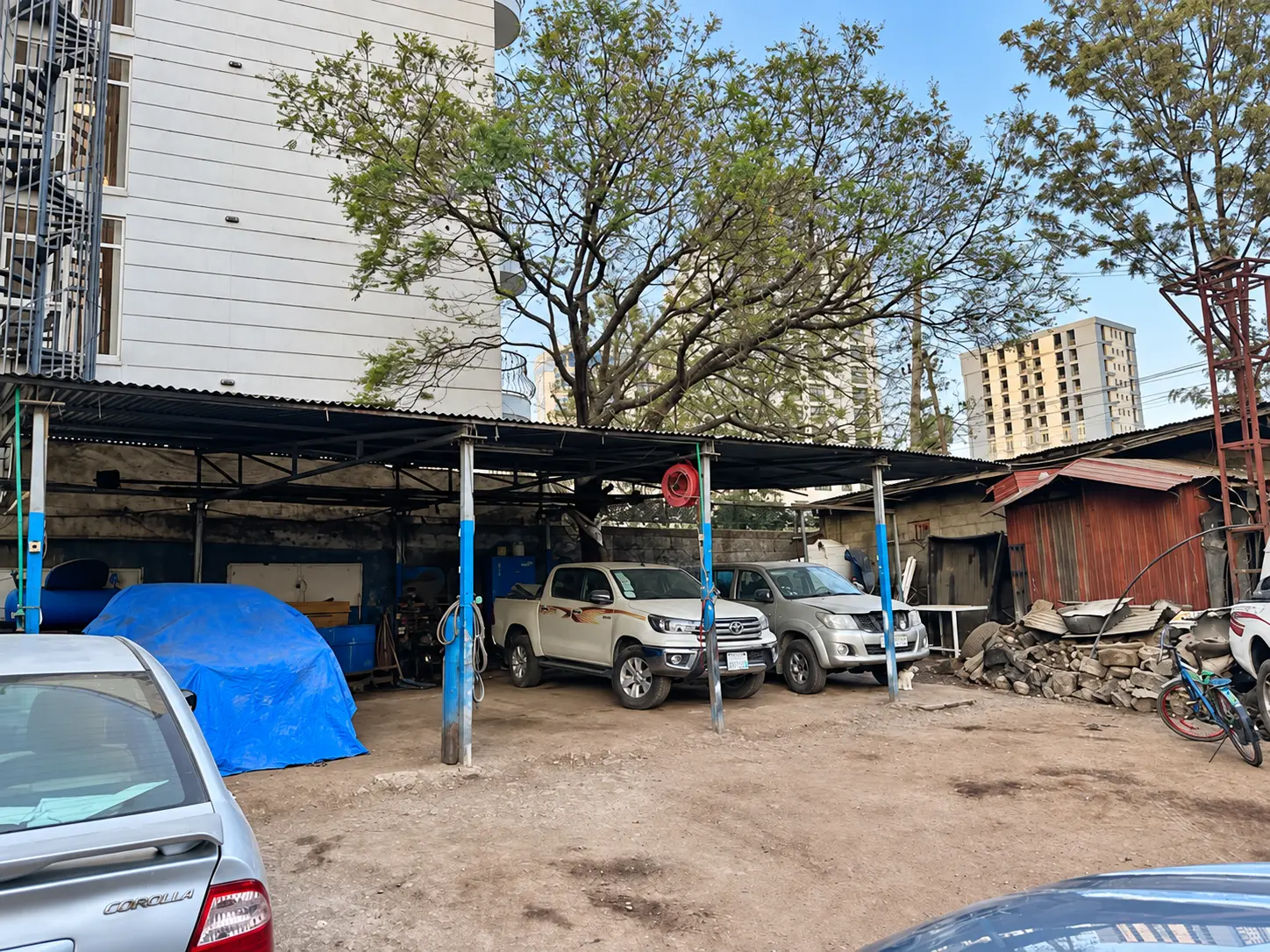 The workshop courtyard — photo from the Felege Garage workshop